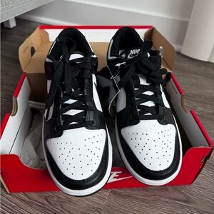 Nike Panda Dunks
